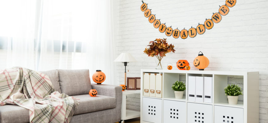 No,People,Halloween,Decoration,Living,Room,For,Copy,Space,Background